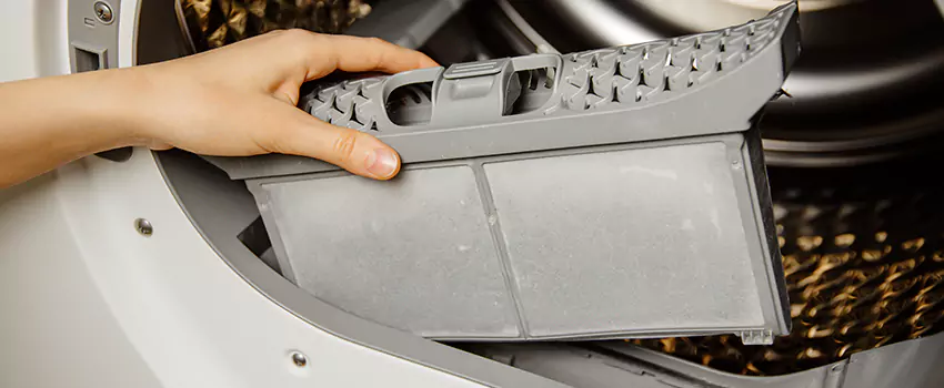 Signs Of A Clogged Dryer Lint Trap in Lancaster, California
